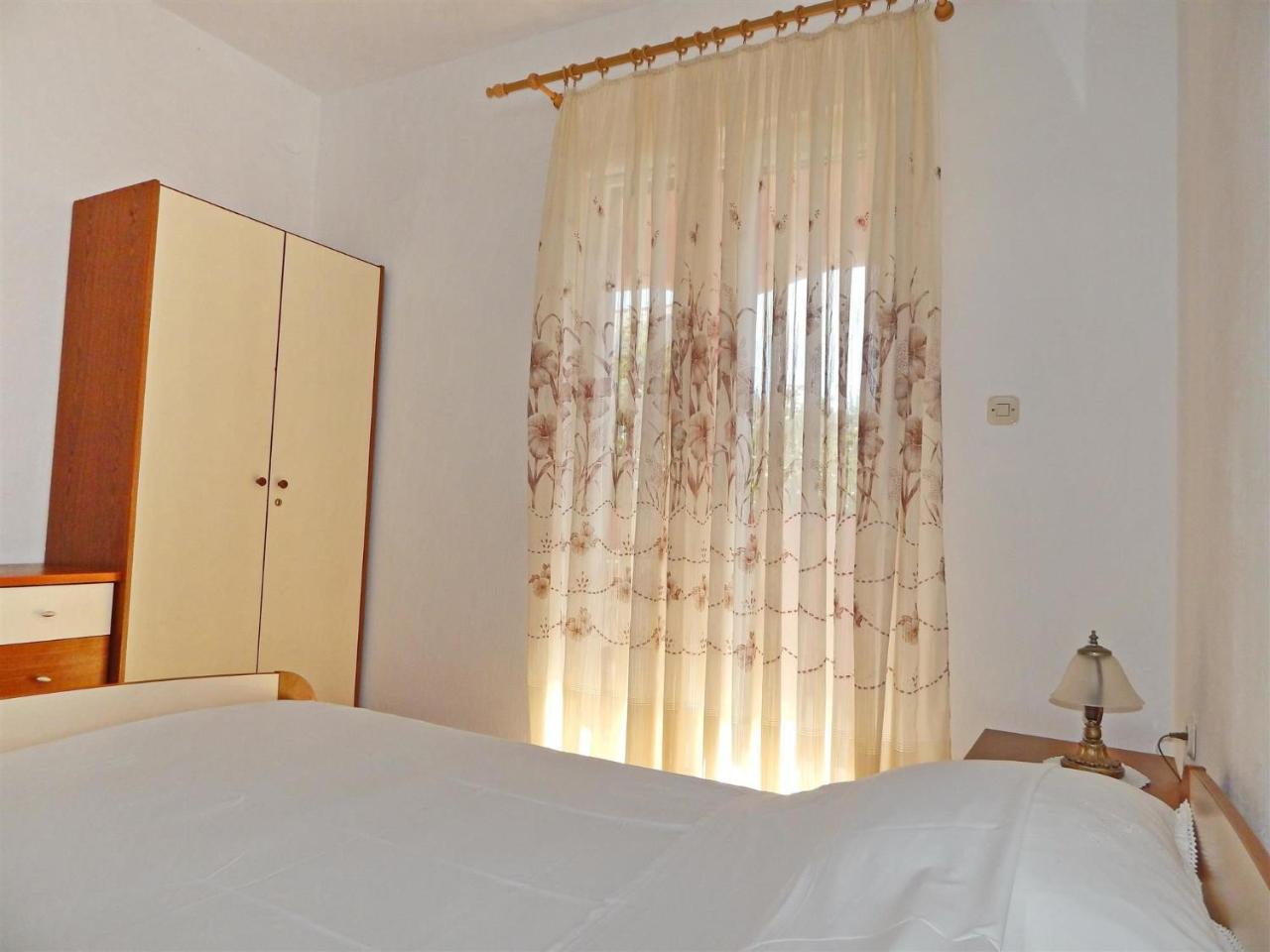 Apartments Rajko Паг Екстериор снимка