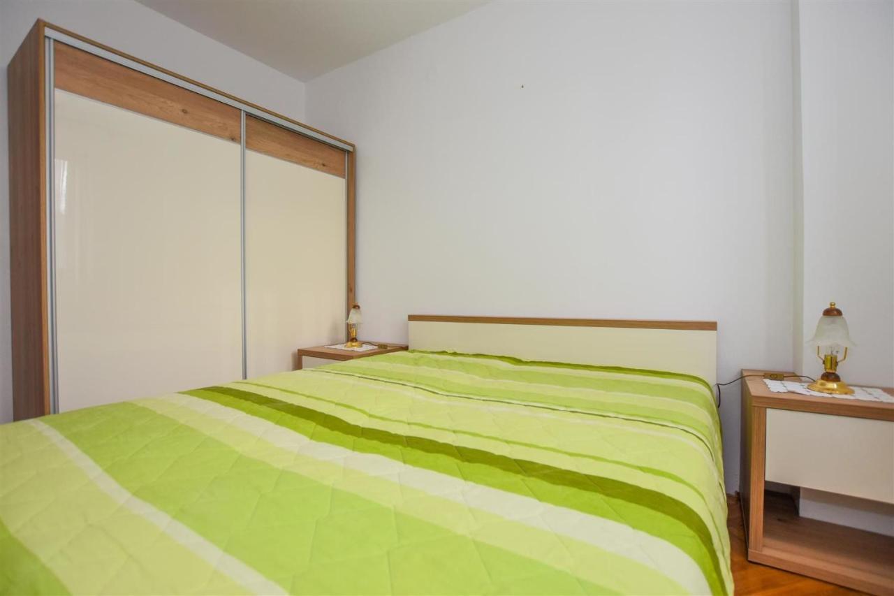 Apartments Rajko Паг Екстериор снимка