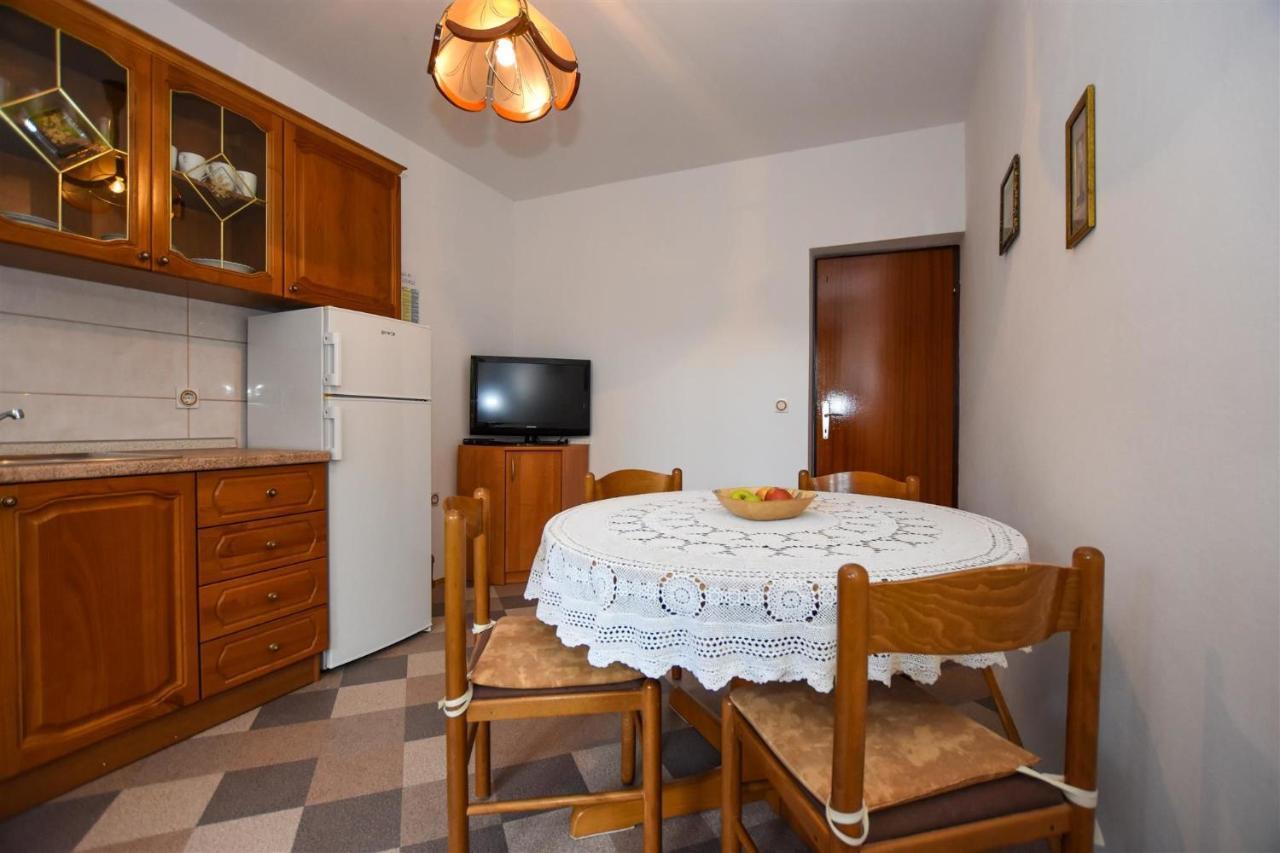 Apartments Rajko Паг Екстериор снимка